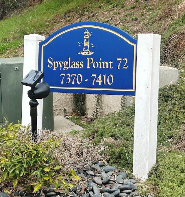 view of community / neighborhood sign