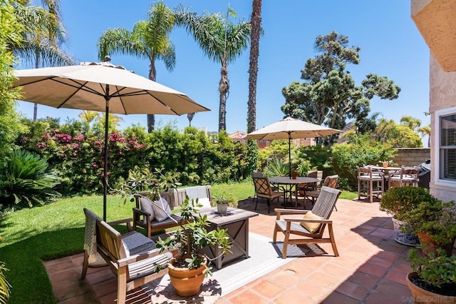 view of patio with outdoor lounge area