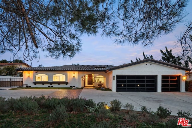 view of front facade featuring a garage