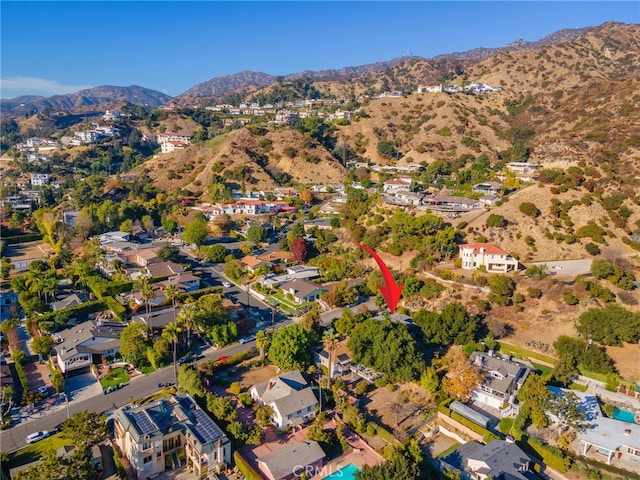 bird's eye view featuring a mountain view