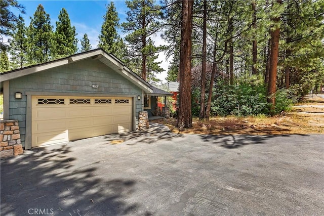 view of front facade with a garage