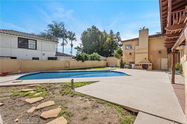 4485 Myrtle Ave, Long Beach, CA 90807 - view of pool with a patio area, a fenced backyard, and a fenced in pool