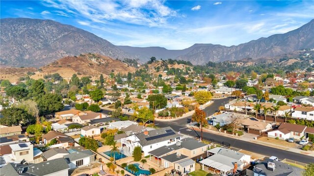 bird's eye view featuring a mountain view