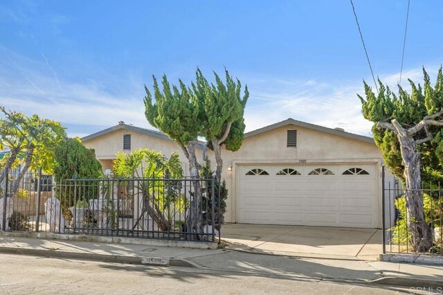 view of front facade featuring a garage