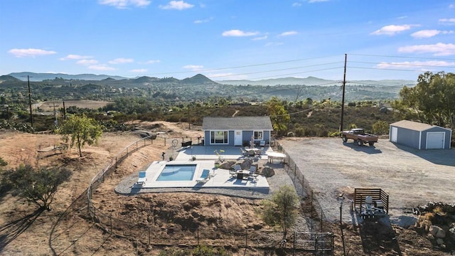 bird's eye view featuring a mountain view