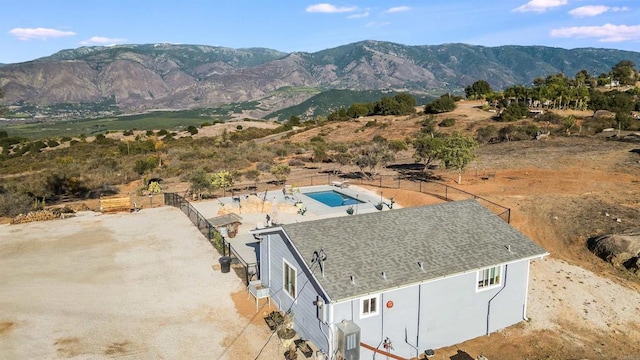 bird's eye view featuring a mountain view