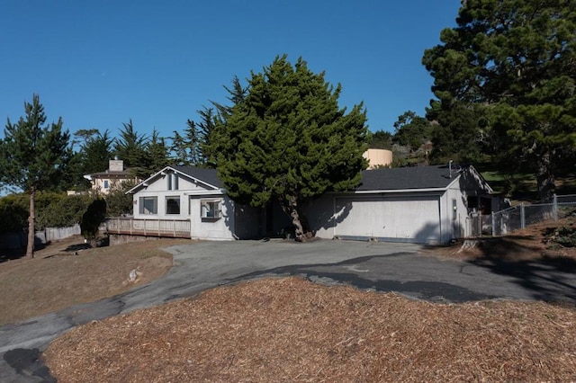 view of front facade with a garage