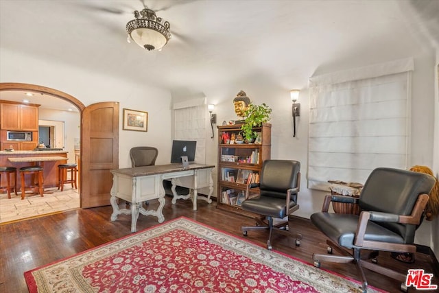 office with hardwood / wood-style floors