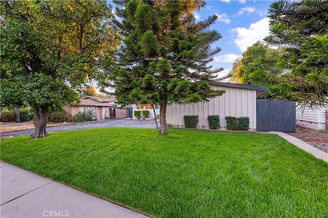 view of front of house with a front yard