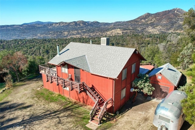 bird's eye view with a mountain view