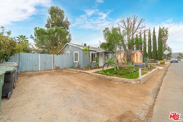 view of front of property