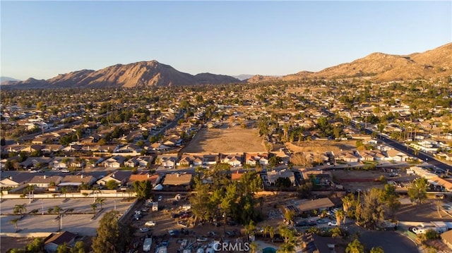 bird's eye view featuring a mountain view