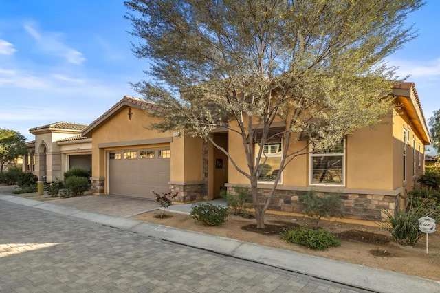 view of front of house featuring a garage