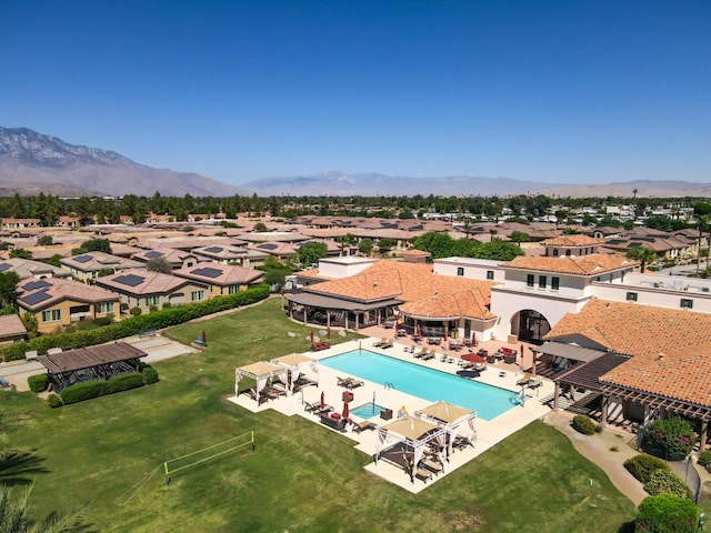 bird's eye view with a mountain view