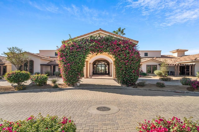 view of mediterranean / spanish-style house