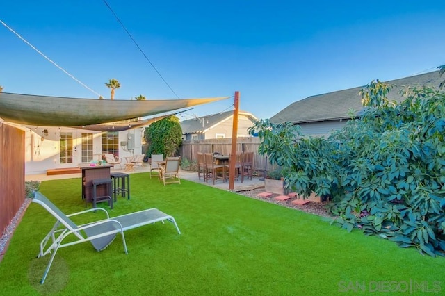 view of yard featuring a patio area