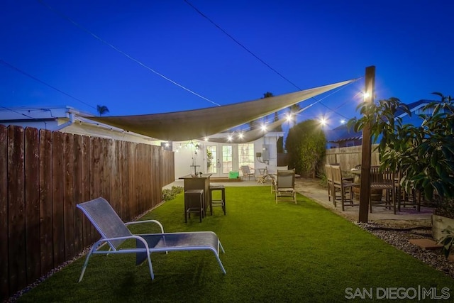 view of yard featuring a patio area