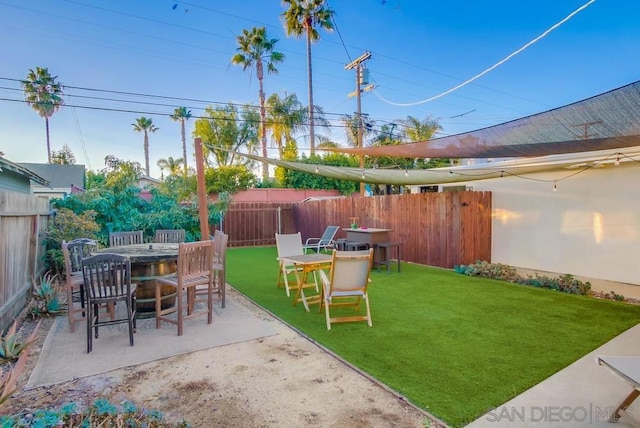 view of yard with a patio area