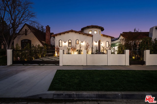 view of mediterranean / spanish-style home