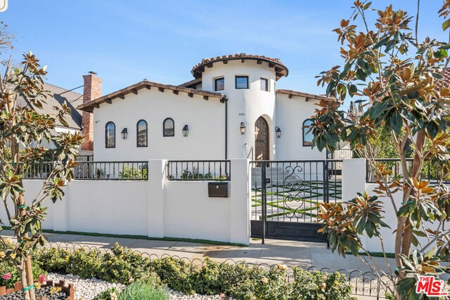 view of mediterranean / spanish-style home