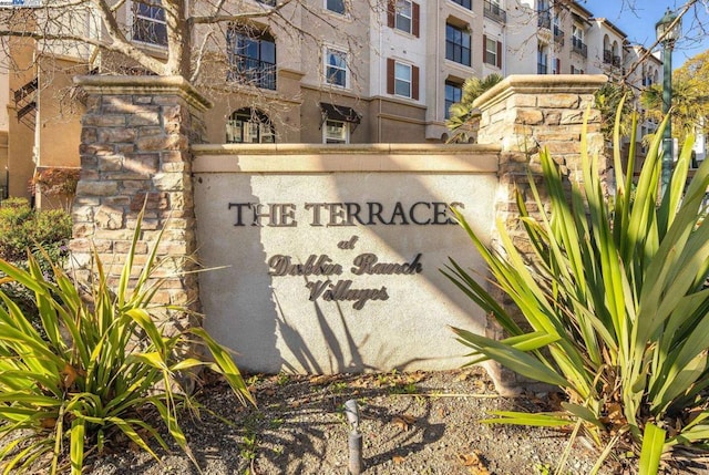 view of community / neighborhood sign