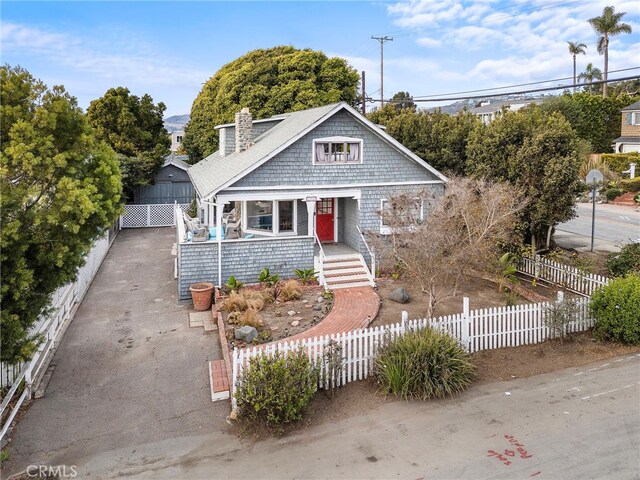 view of front of house with covered porch