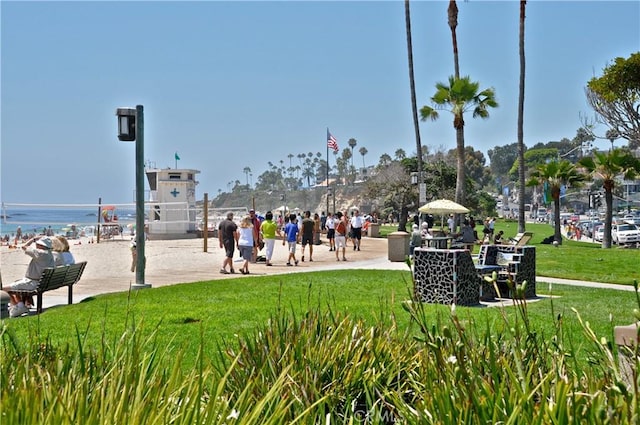 240 Moss St Unit 4, Laguna Beach, CA 92651 - view of property's community with a lawn