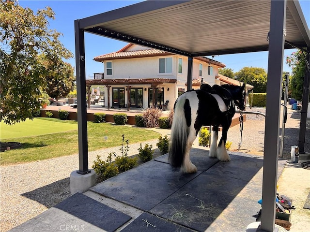 view of patio featuring a pergola