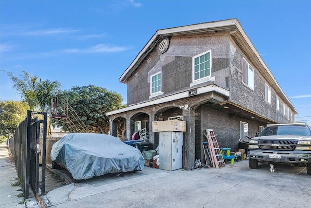 view of front of property