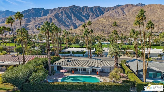 bird's eye view with a mountain view