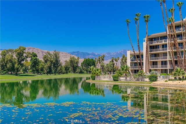 water view with a mountain view