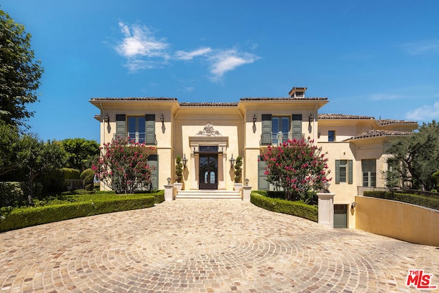 view of mediterranean / spanish-style home