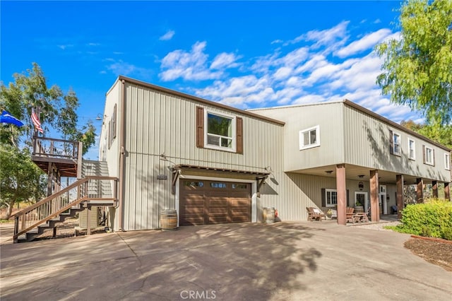 view of front of home featuring a garage