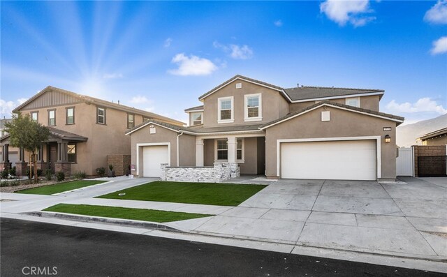 front of property featuring a front yard