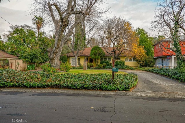 view of front of property