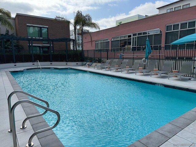 view of swimming pool