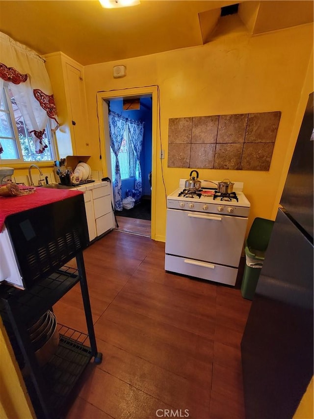 kitchen featuring gas range gas stove