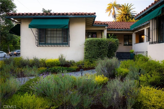 view of front of property