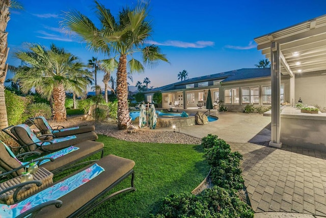 view of yard featuring a patio