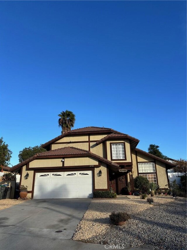 view of front of house featuring a garage