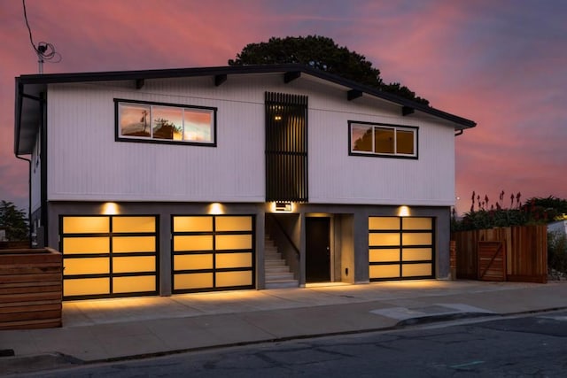 view of front facade featuring a garage