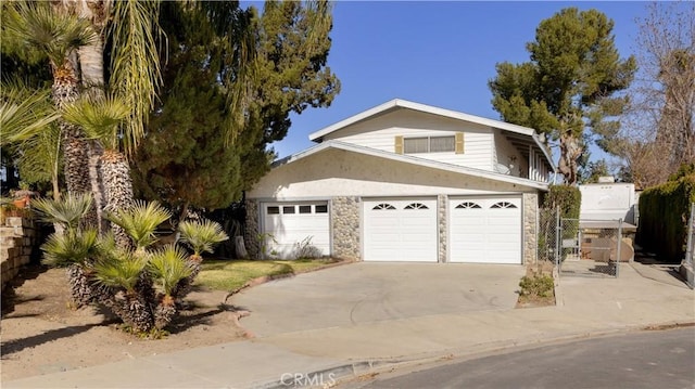 view of front facade with a garage