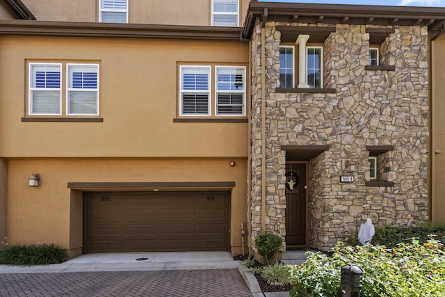 view of front of house with a garage