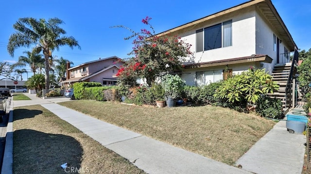 view of front of house featuring a front yard