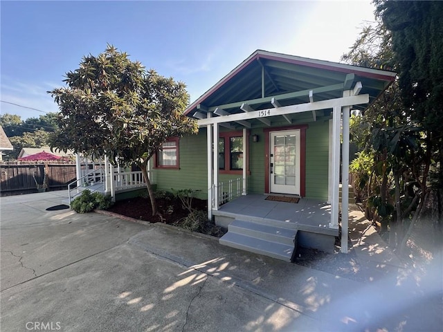 view of front facade with a porch