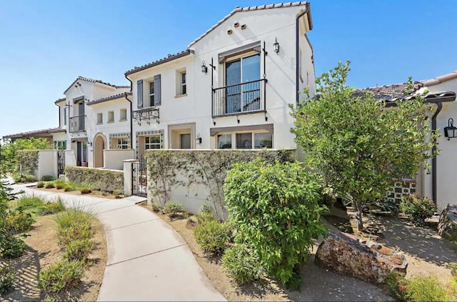 view of mediterranean / spanish-style house