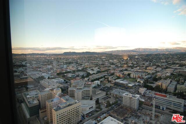 view of aerial view at dusk