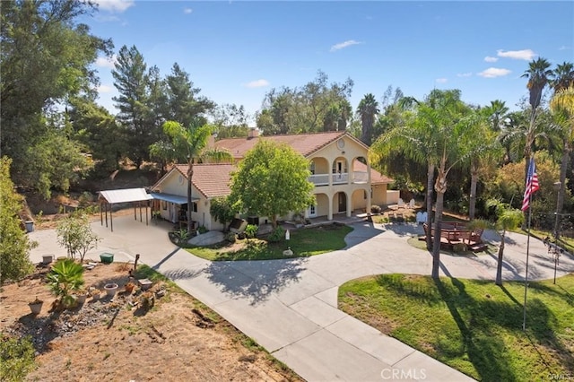 view of front of house featuring a front yard