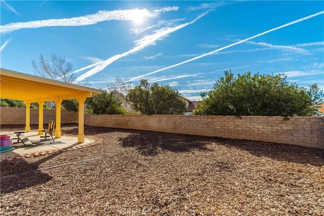 view of yard featuring a patio