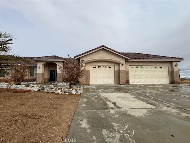 view of front of house with a garage